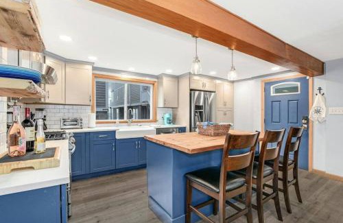 Devon House | The Sapphire Sandbar Beach House