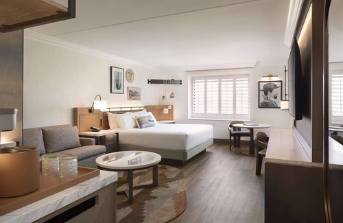 South Scottsdale Resort | The Scottsdale Resort and Spa, Curio Collection by Hilton