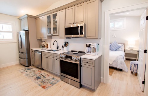 White Street Gallery District House | The Sea Glass Cottage in Historic Key West
