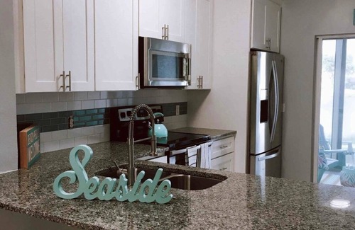 Sabal Harbour Condo | The Seashell Cottage with peaceful water views!