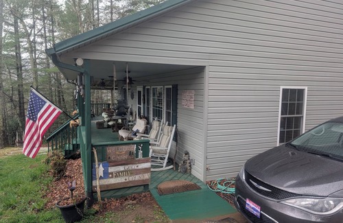 West Jefferson House | The Secluded Hideaway