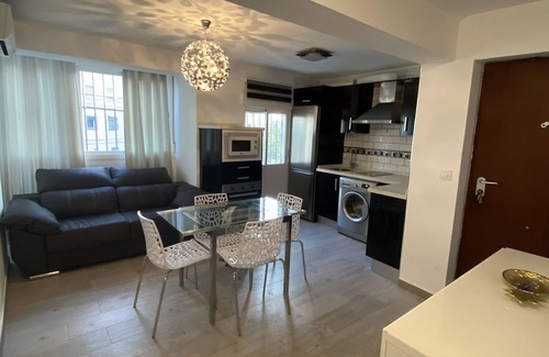 Los Pajaros Apartment | The Sevilla Enzo apartment is close to Seville airport,