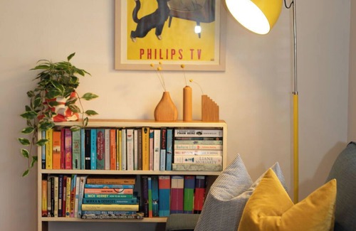 Peterborough House | The Shark Haus Summar