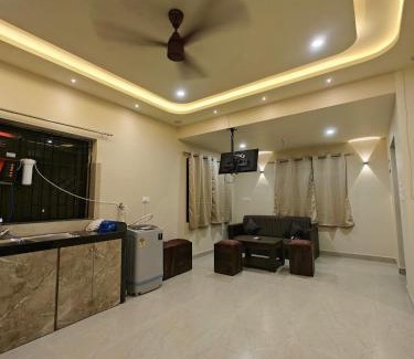 Benaulim House | The Sharva 1 by Shiva stays with open air Bathtub, close to Varca beach