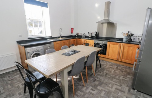 Tenby Cottage | THE SHELL AT THE HIDEAWAY, family friendly in Tenby