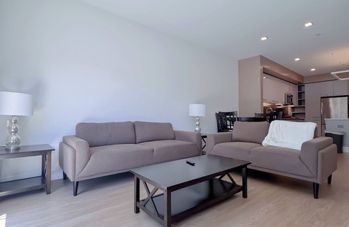 East Village Apartment | The Shift – Sleek 1BR apartments in East Village, San Diego’s urban core.