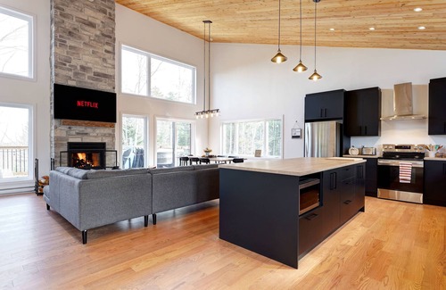 Saint-Alphonse-Rodriguez Ski Chalet | The Shore's Chalet | Spa | Fireplace | Terraces