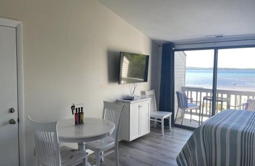 Acme Resort | The Shores