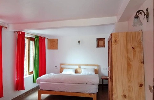 Kaul Other | The Silent Valley Alchauna-Kumaoni House along the Kalsa River