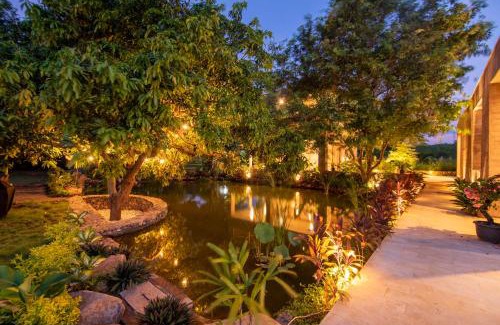 Banjartegehe Villa | The Sinaba Orchard's Pondhouse