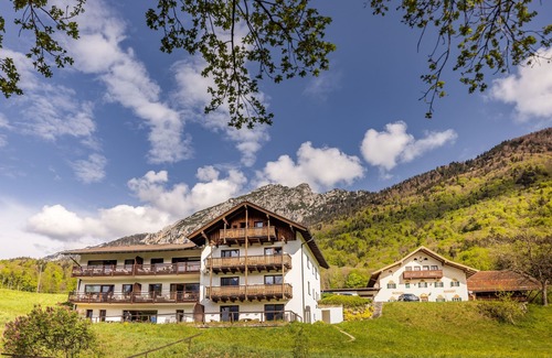 Bad Reichenhall Apartment | The six with south-facing balcony 48 sqm for 1-2 persons - Apartment at the Gablerhof
