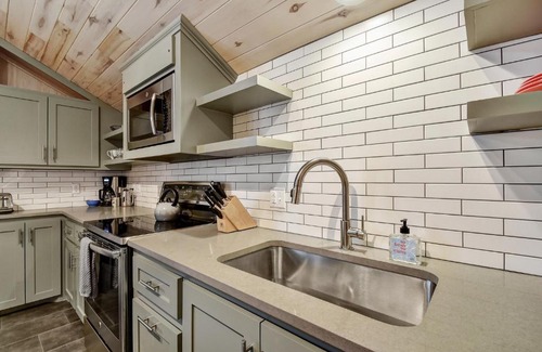 South River City Apartment | The SoCo Studio by Lodgewell - 2 cute 2 b 4 gotten