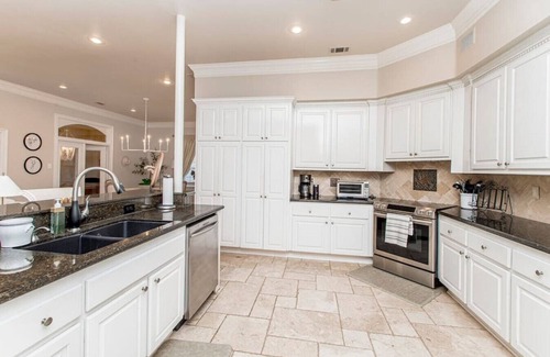 Covington House | The Southern House | Canal View & Pet Friendly