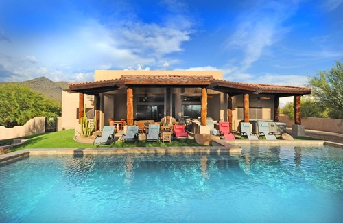 Canyon Ridge Estates House | THE SPA HOUSE AND GOLF RETREAT + 12 BEDS + HEATED POOL + 2 HOT TUBS + AMENITIES