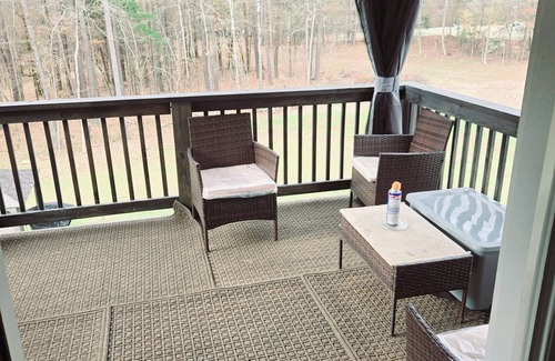 Greensboro Apartment | The spacious loft apartment 3/2 kingbed with stairs, pool and Grill sleeps 7.
