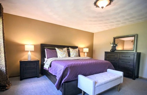 Janesville House | The Spacious Retreat
