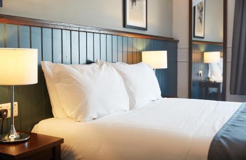 Boscombe Hotel | The Spyglass & Kettle by Greene King Inns