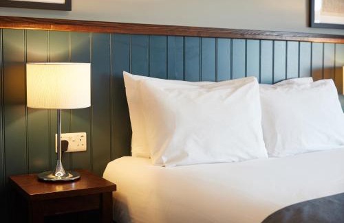 Boscombe Hotel | The Spyglass & Kettle by Greene King Inns