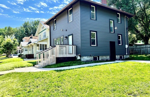 Sioux Falls House | The Square on Prairie- Charming 3-bedroom home located near DTSF!