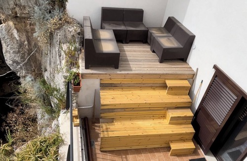Norma House | The Stable and Barn suites with breathtaking views of Ninfa Garden and Circeo