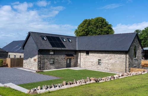 Kidwelly House | The Stable Block - Tanylan Farm