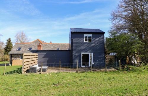 Mold House | The Stables