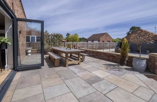Earswick Cottage | The Stables Luxury House! - sleeps 18 guests in 7 bedrooms