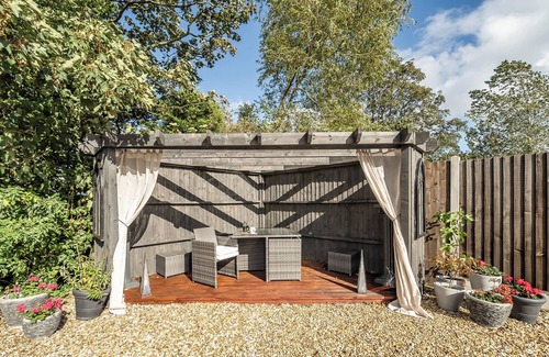 Poulton-le-Fylde Cottage | THE STABLES, romantic, character holiday cottage in Stalmine