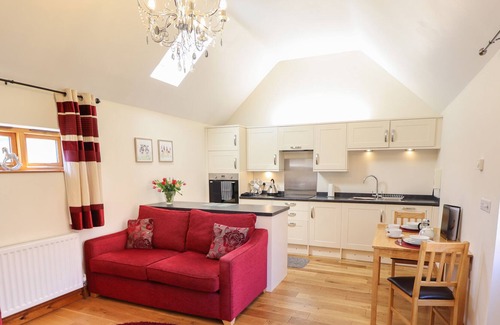North Somercotes Cottage | THE STABLES, romantic, character holiday cottage in North Somercotes
