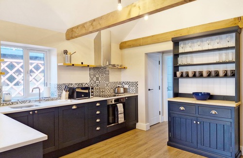 Shirrell Heath Cottage | The Stables, Wickham - a barn conversion that sleeps 2 guests in 1 bedroom