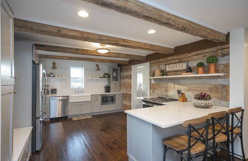 Mount Juliet House | The Stapleton: 4 Bed/3 Bath Log Cabin on 1.5 Acres