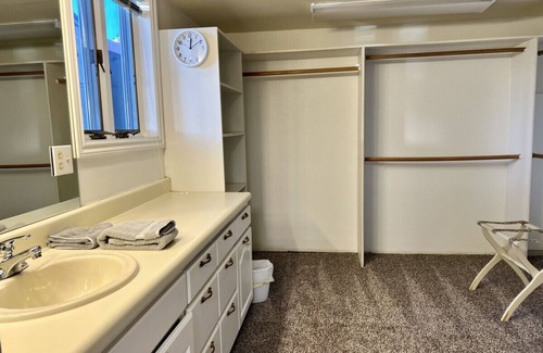 Kodiak House | The Starboard Side Room