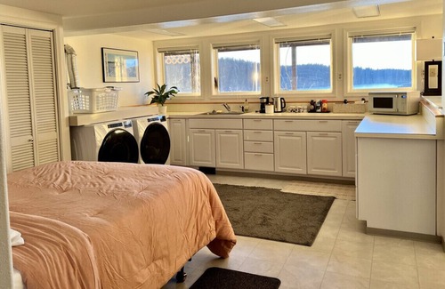 Kodiak House | The Starboard Side Room