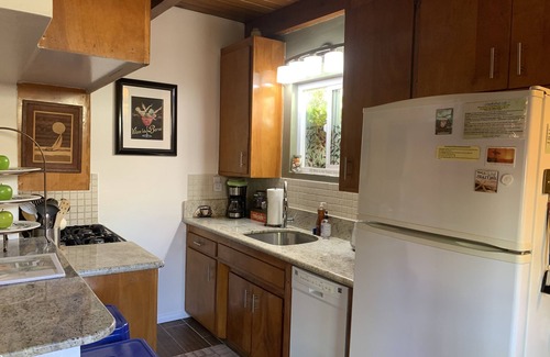 Old Towne Cottage | The Starfish Cottage" Steps to the Ocean. 🌊🏖️. 🌀SUMMER FUN 🌀RELAX & ENJOY 😎