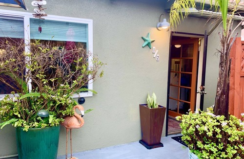 Old Towne Cottage | The Starfish Cottage" Steps to the Ocean. 🌊🏖️. 🌀SUMMER FUN 🌀RELAX & ENJOY 😎