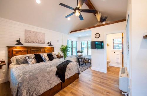 Elm Mott Other | The Starling Treehouse 15 MIN to Magnolia Baylor