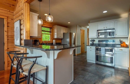 Wolf Laurel Cabin | The Starview Summary: