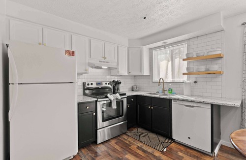 Summit Station House | The StayBerry – Stay for 6