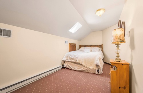 Farmington Hotel | The Stewart Suite | Historic Victorian Inn Room