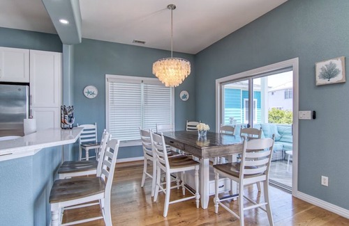 Cape Charles House | The Strand: Free Golf Carts, Paddle Boards, Tennis & Pool, 1 Blk to Beach