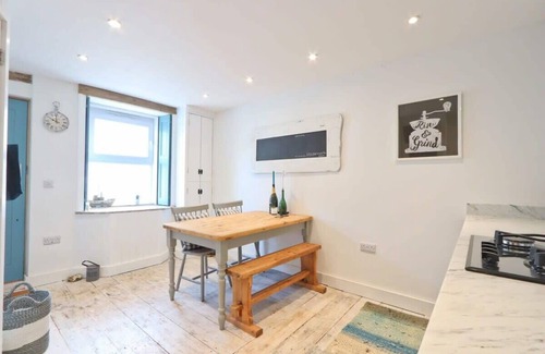Shaldon House | The Strand Summary: T