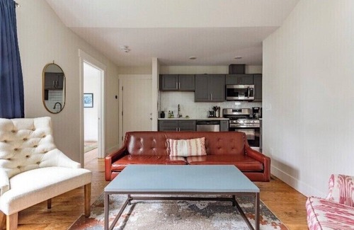 Talbot's Corner House | The Studio at Cleveland Park 2 bedroom 2 bathroom Near Lower Broadway