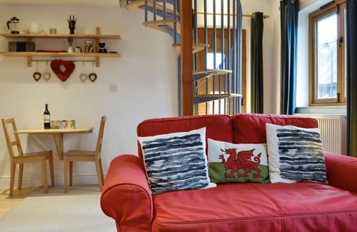 Crickhowell Cottage | The Studio is in a very quiet location, but a mere 4-minute walk to the centre.