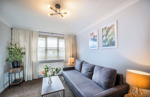 Staines Apartment | The Stylish Apartment is Next to the Train Station Train Station Serenity