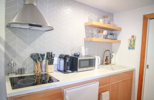 Eagle Rock Apartment | The Suite On York (Private Studio In Eagle Rock)