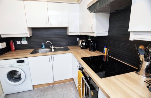 Central Aberdeen Apartment | The Summit Apartment: Spacious Quiet flat Central Aberdeen