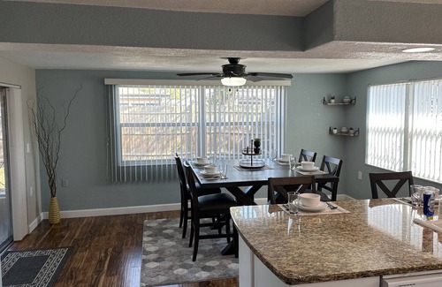 Forest Hills East House | The sunny hideaway