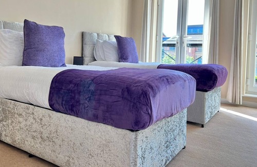 Peterborough Apartment | The Sunny House by Incredible Stay