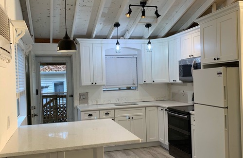 Baiting Hollow Cottage | THE SURF SHACK "A WAVE FROM IT ALL"
