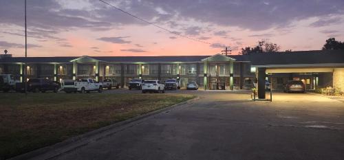 Caldwell Hotel | The Surrey Inn
